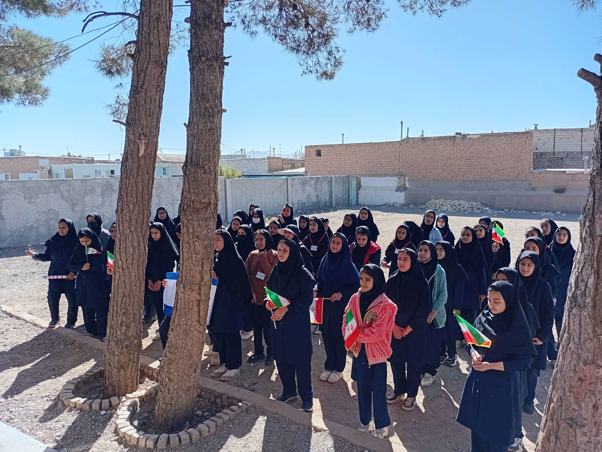 گرامیداشت سیزده آبان در دبیرستان مادرمهربان خلیل آباد