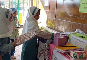 دانش آموزان دبستان لطیفه در جشن عاطفه‌ها همدل شدند