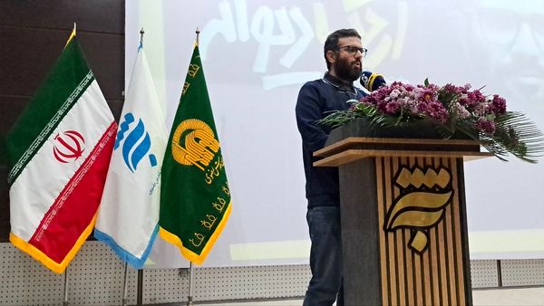 رونمایی از کتاب "اردک دیوانه" 