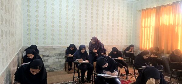 برگزاری آزمون جامع در دبیرستان شاهد فردوس بافق