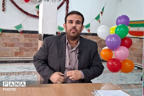 همایش آموزش خانواده با عنوان دانش‌آموزان و فضای مجازی در ناحیه دو شهرری