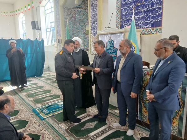 حضور در نماز جمعه، نشانه اتحاد و همبستگی 