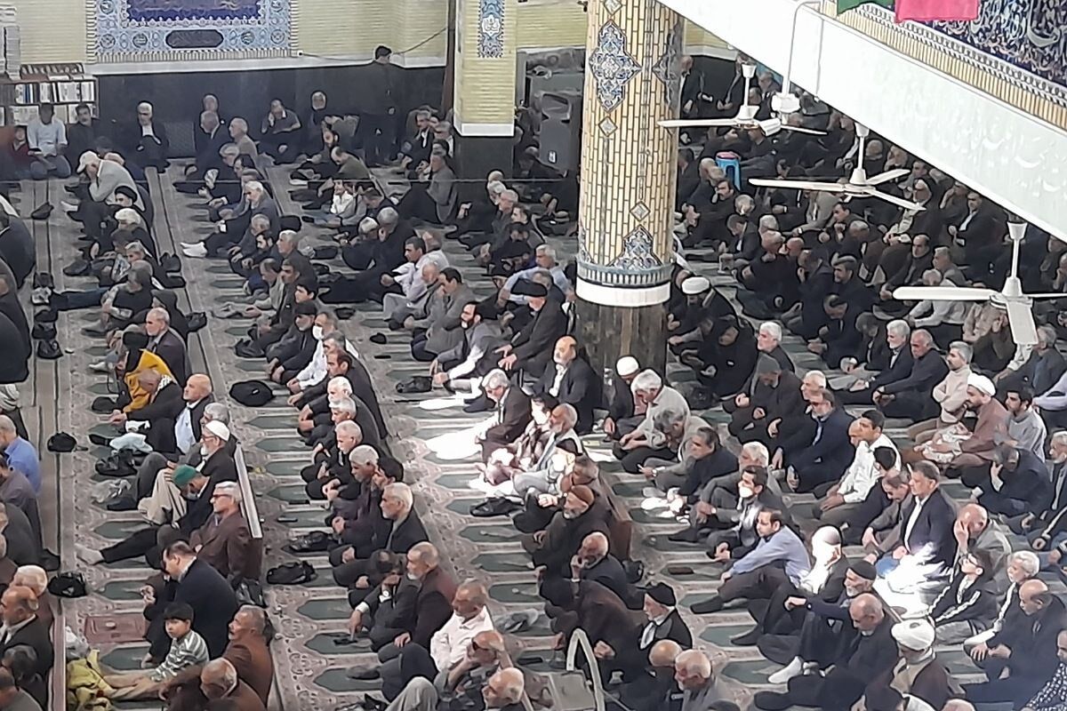 حضور پرشور نمازگزاران در نماز جمعه ورامین