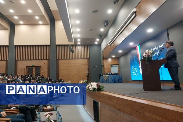 مراسم تقدیر از مشاورین و معاونین پرورشی مدارس ناحیه سه مشهد