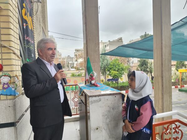 بیست و ششمین مانور زلزله و ایمنی در دبستان شهید تیمور فروغی 