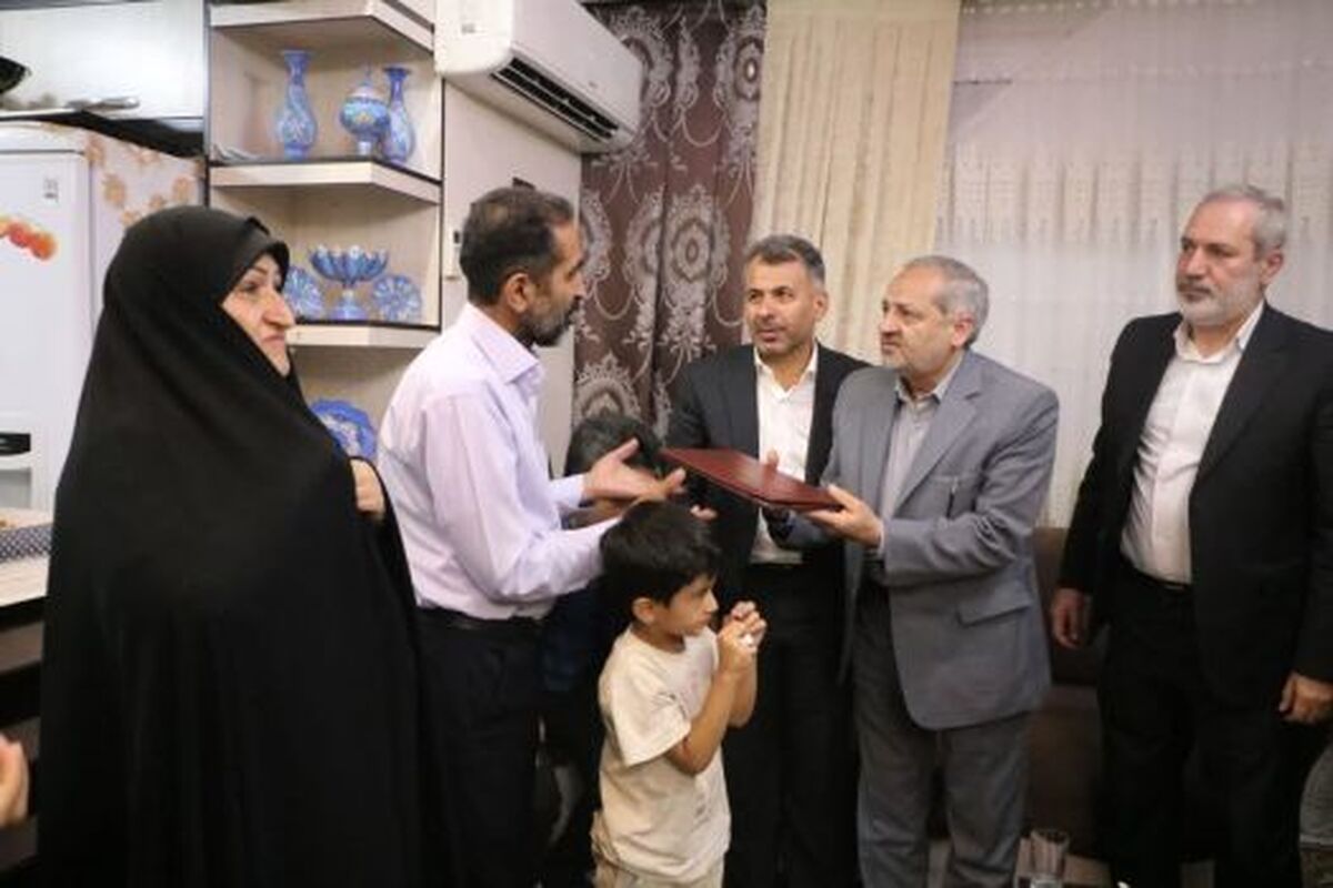 ادامه راه شهدا وظیفه‌ امروز ماست/ تأکید بر تداوم راه شهیدان و تکریم خانواده‌های معظم آنان
