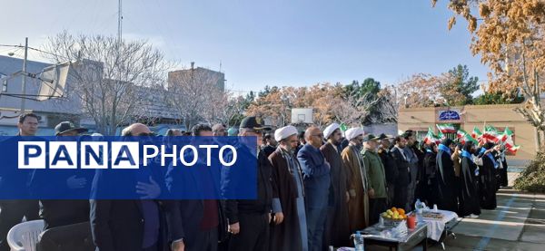 دبیرستان هاجر(س) میزبان زنگ انقلاب 