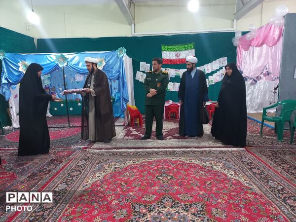  رنگین‌کمانِ ذهن در میدانِ مشقِ مبارزه شهر لالجین 
