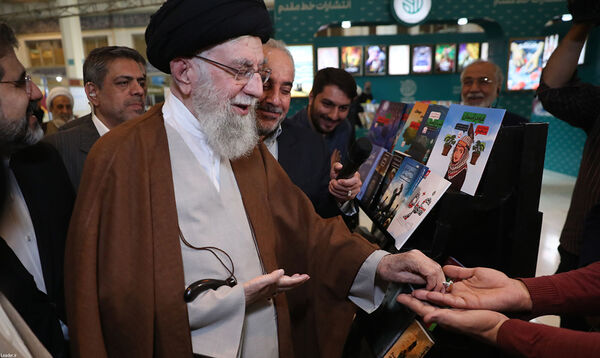 بازدید رهبر معظم انقلاب اسلامی از سی‌وپنجمین نمایشگاه کتاب تهران