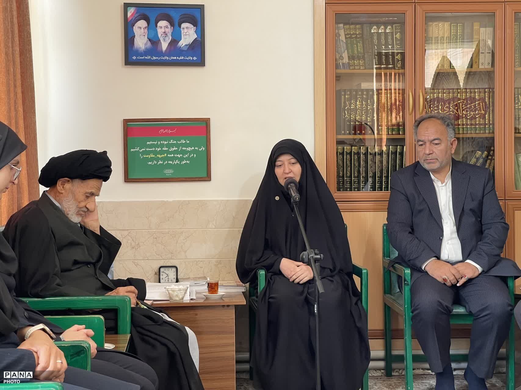 دانش‌آموزان را برای نقش‌آفرینی در آینده کشور توانمند کنیم