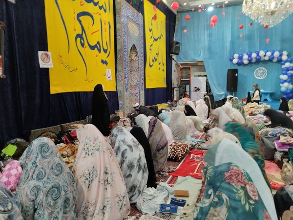 اعتکاف دختران نوجوان در مسجد سیدالشهدا مشهد