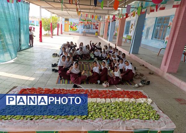 مراسم «صبحانه سالم»  در دبستان دخترانه شهید ابراهیم تنیده بندرعباس