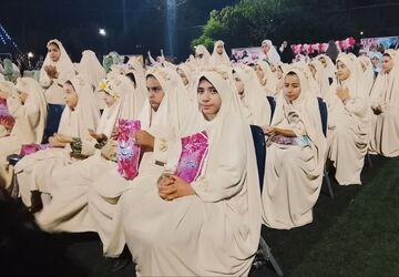 جشن عبادت دختران نومکلف