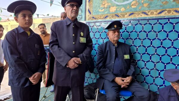 مراسم غبارروبی ضریح مطهر حضرت سلطانعلی(ع) همزمان با میلاد پیامبر(ص) و امام صادق(ع) در مشهد اردهال