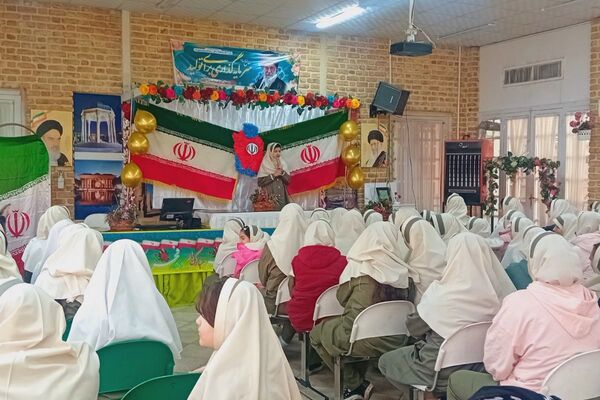 جشن پیروزی انقلاب اسلامی در مدرسه دکتر کیهانی1