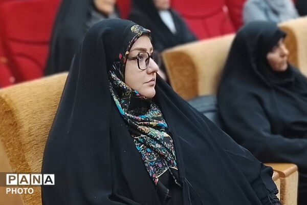 نشست اولیا و مربیان پایه‌های هفتم و هشتم دبیرستان پویندگان