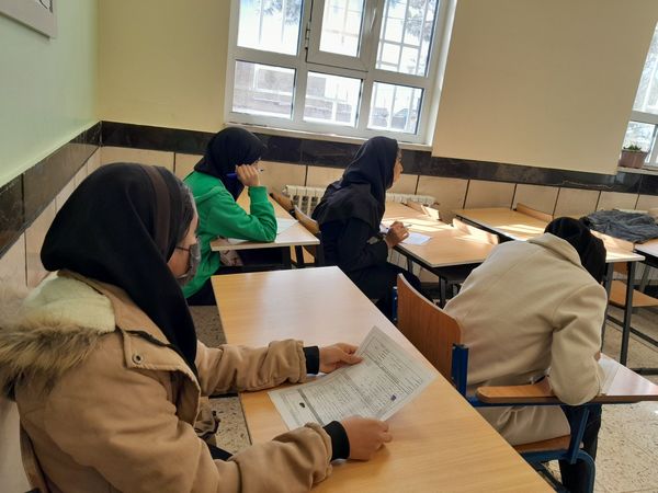 امتحانات نوبت اول در دبیرستان مادرمهربان خلیل آباد