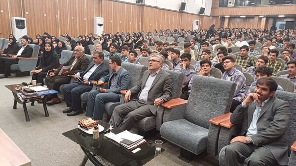 همایش دانش‌آموزان برتر مدارس دولتی منطقه ۱۵