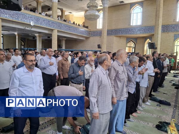 حضور مردم و  فرهنگیان متدین ملارد در صفوف نماز جمعه 