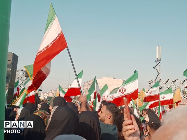 تجدید بیعت میلیونی مردم با رهبری در جشنی باشکوه به مناسبت عید غدیر