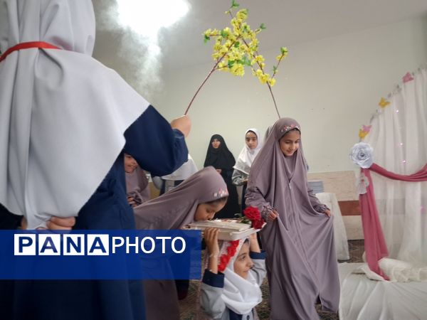 جشن تکلیف نمادی از عشق و علاقه در دبستان فاطمه‌الزهرا