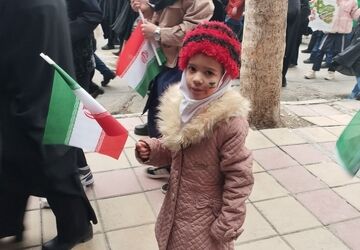 حضور گسترده مردم هرسین در راهپیمایی ۲۲ بهمن