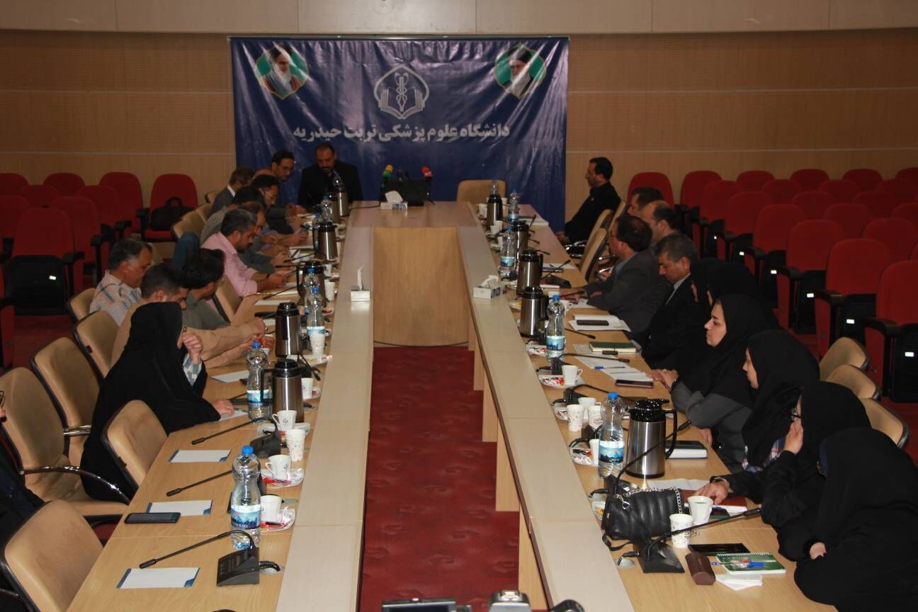 نشست خبری رئیس دانشگاه علوم پزشکی تربت حیدریه با حضور اصحاب رسانه 