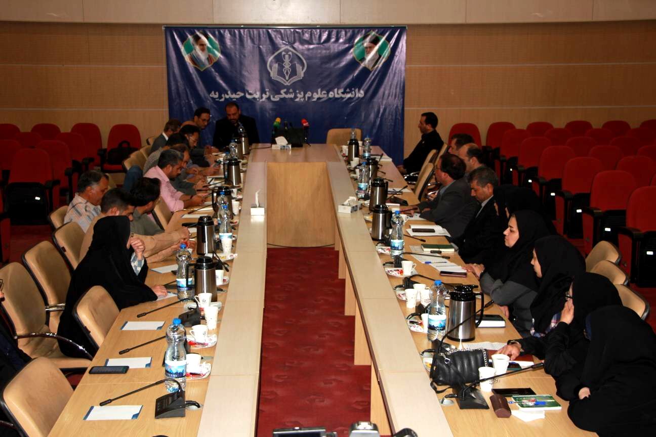 نشست خبری رئیس دانشگاه علوم پزشکی تربت حیدریه با حضور اصحاب رسانه 