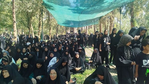 جاماندگان اربعین حسینی در  راهپیمایی حرم تا حرم نیشابور 