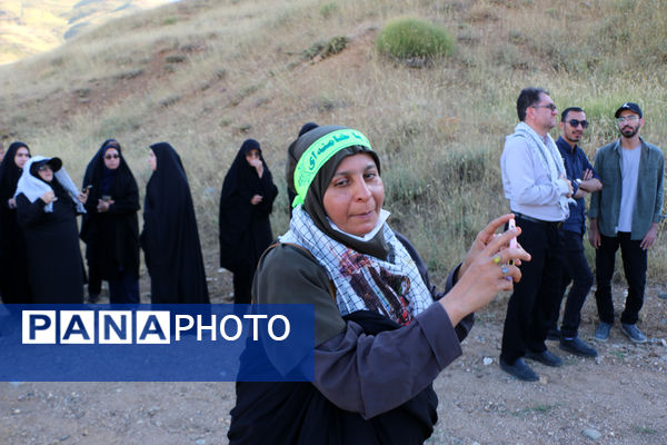حضور زائران فرهنگی قم در یادمان «بلفَت و دوپازا»