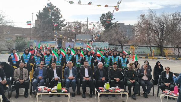 طنین گلبانگ انقلاب در دبیرستان شبانه روزی همای رحمت شهرستان سرخس