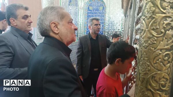  تجدید میثاق وزیر آموزش و پرورش با شهدا در امام زاده یحیی (ع) سمنان