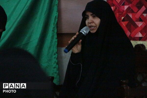 غبار ماتم بر چهره مدرسه شهید ایرجی؛ نجوای «لبیک یا خامنه‌ای» طنین‌انداز شد
