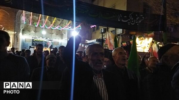 از پیر تا کودک برای حفظ وطن آمدند-۲