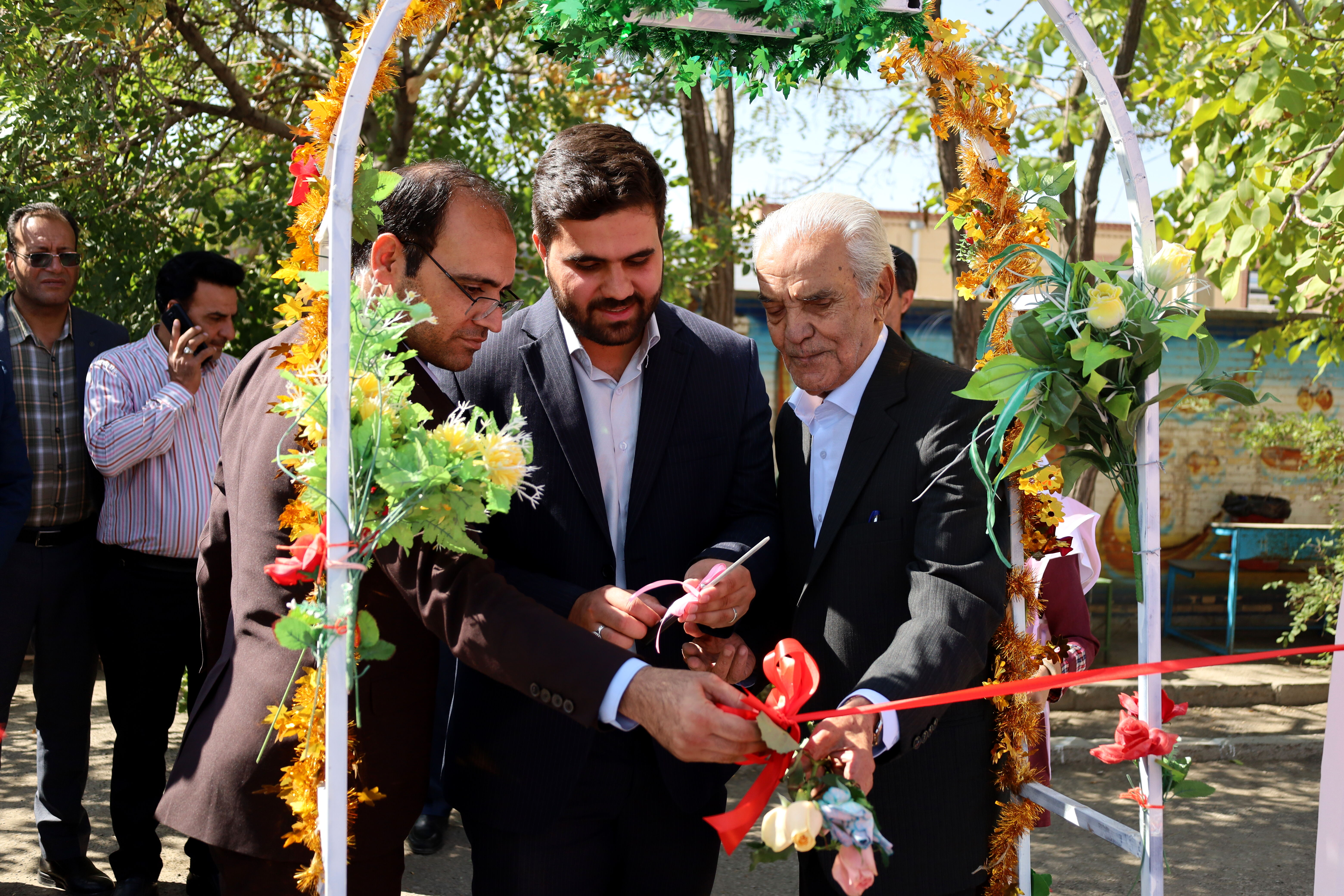 افتتاح زمین والیبال در بافت