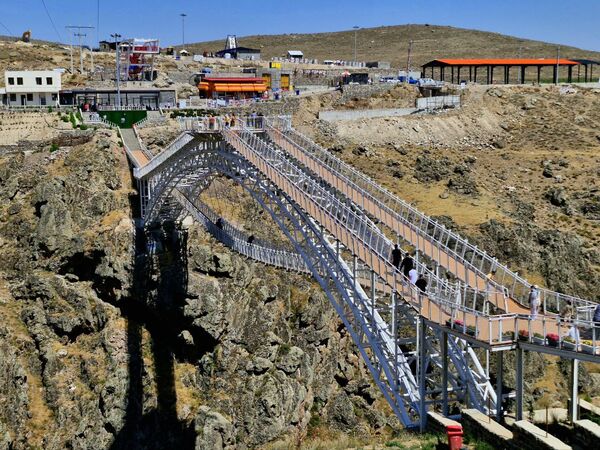 پل معلق سه‌طبقه ورگه‌سران؛ شکوه معماری بر فراز دره ورگه سران