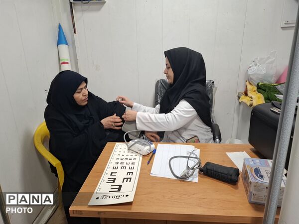 پویش «با هم قوی‌تر شویم»  در میدان ۱۵ خرداد