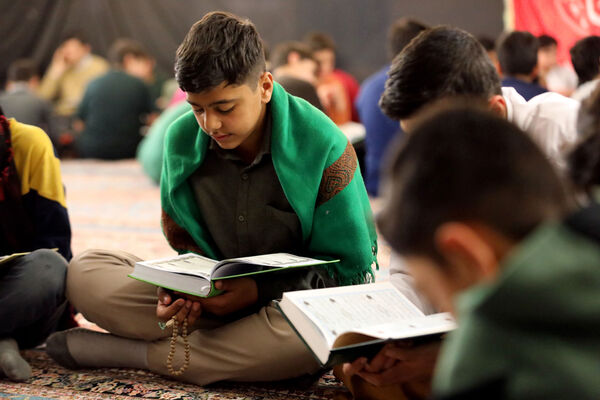 اعتکاف دانش‌آموزی در مسجد مقدس جمکران
