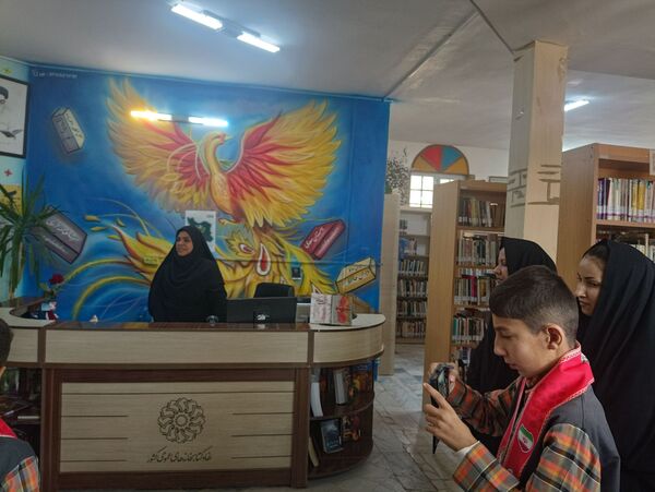 بازدید عوامل اجرایی دبستان شهید پسندیده از کتابخانه فدک فدافن