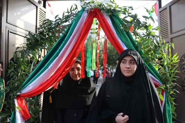 برگزاری آیین متمرکز بازگشایی مدارس در دبیرستان فاطمیه کرج