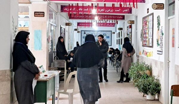اولین مرحله آزمون های پایش هماهنگ استانی در دبیرستان دخترانه فاطمیه 