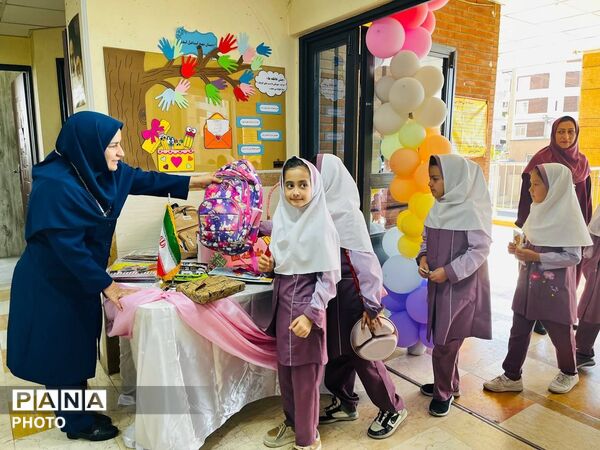 جشن شکوفه ها فرصتی برای دیدن لبخند دانش آموزان