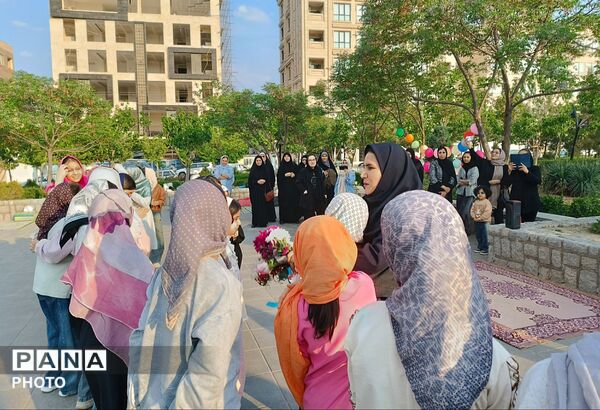 وقتی پارک وفا رنگ‌وبوی روز معلم گرفت