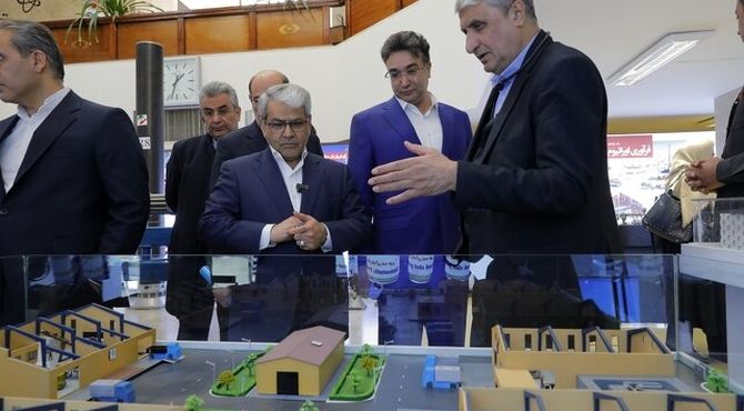 بازدید دبیر هیات دولت از نمایشگاه دستاوردهای صنعت هسته‌ای