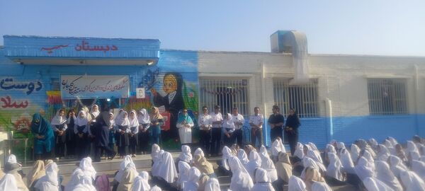تجلیل  از پرستاران در دبستان سمیه 