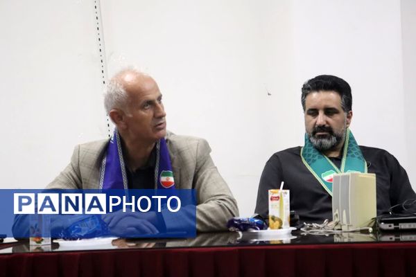 نشست قائم مقام سازمان دانش آموزی با اعضا و مربیان سازمان دانش آموزی مازندران 