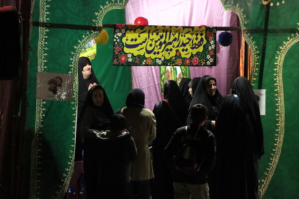 پذیرایی نوجوانان سید مرکز سلاله از منتظران ظهور در ایام فرخنده نیمه شعبان