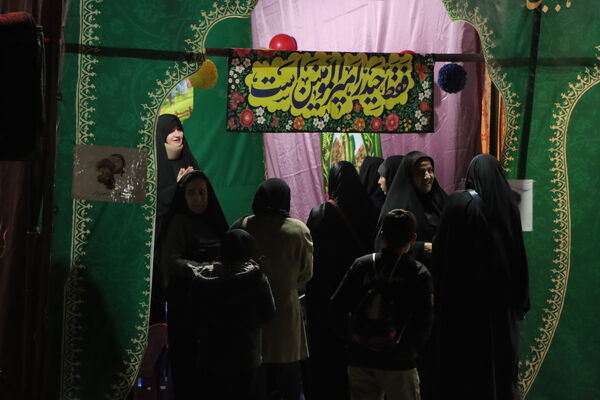پذیرایی نوجوانان سید مرکز سلاله از منتظران ظهور در ایام فرخنده نیمه شعبان