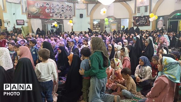 تجلیل از فرزند و برادر شهید شوشتری در مراسم شنبه‌های ام‌البنین(س) مسجد المنتظر قاسم‌آباد