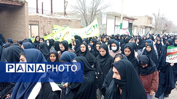 حضور پرشور و وحدت‌آفرین مردم در راهپیمایی ۲۲ بهمن